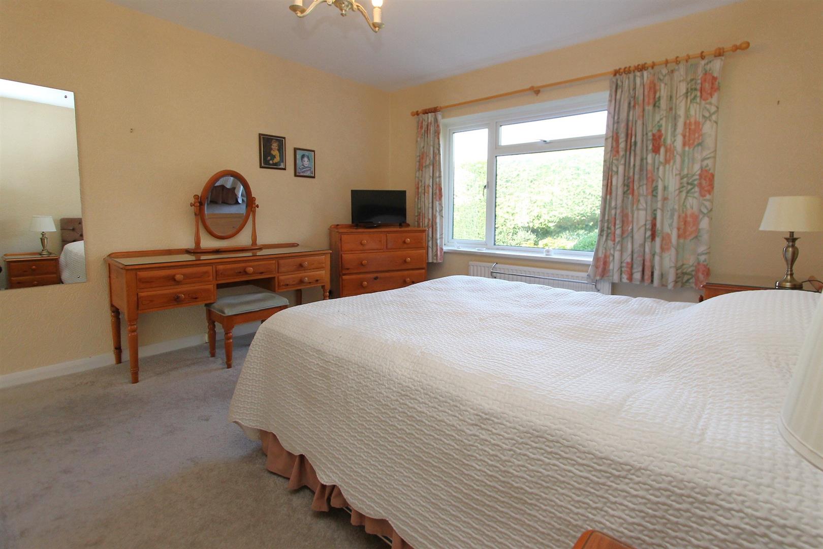 Alderlea Close (Off Love Lane), Pedmore, Stourbridge